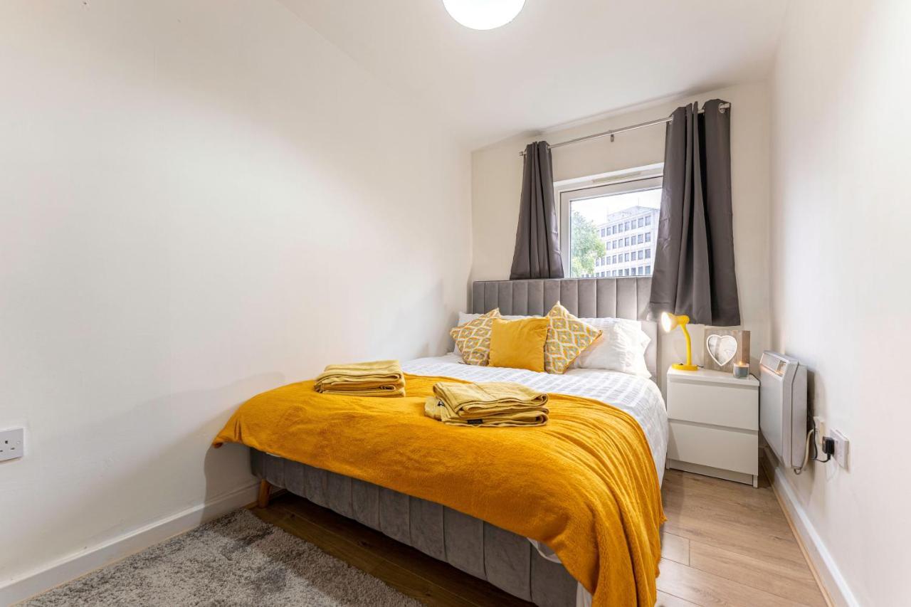 Riley House Spacious City Apartment 考文垂 外观 照片