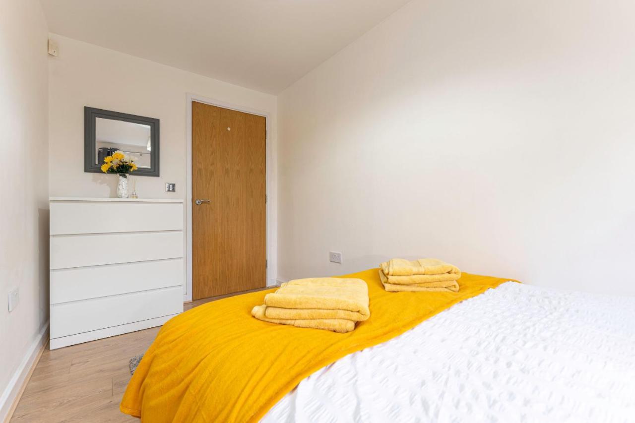 Riley House Spacious City Apartment 考文垂 外观 照片