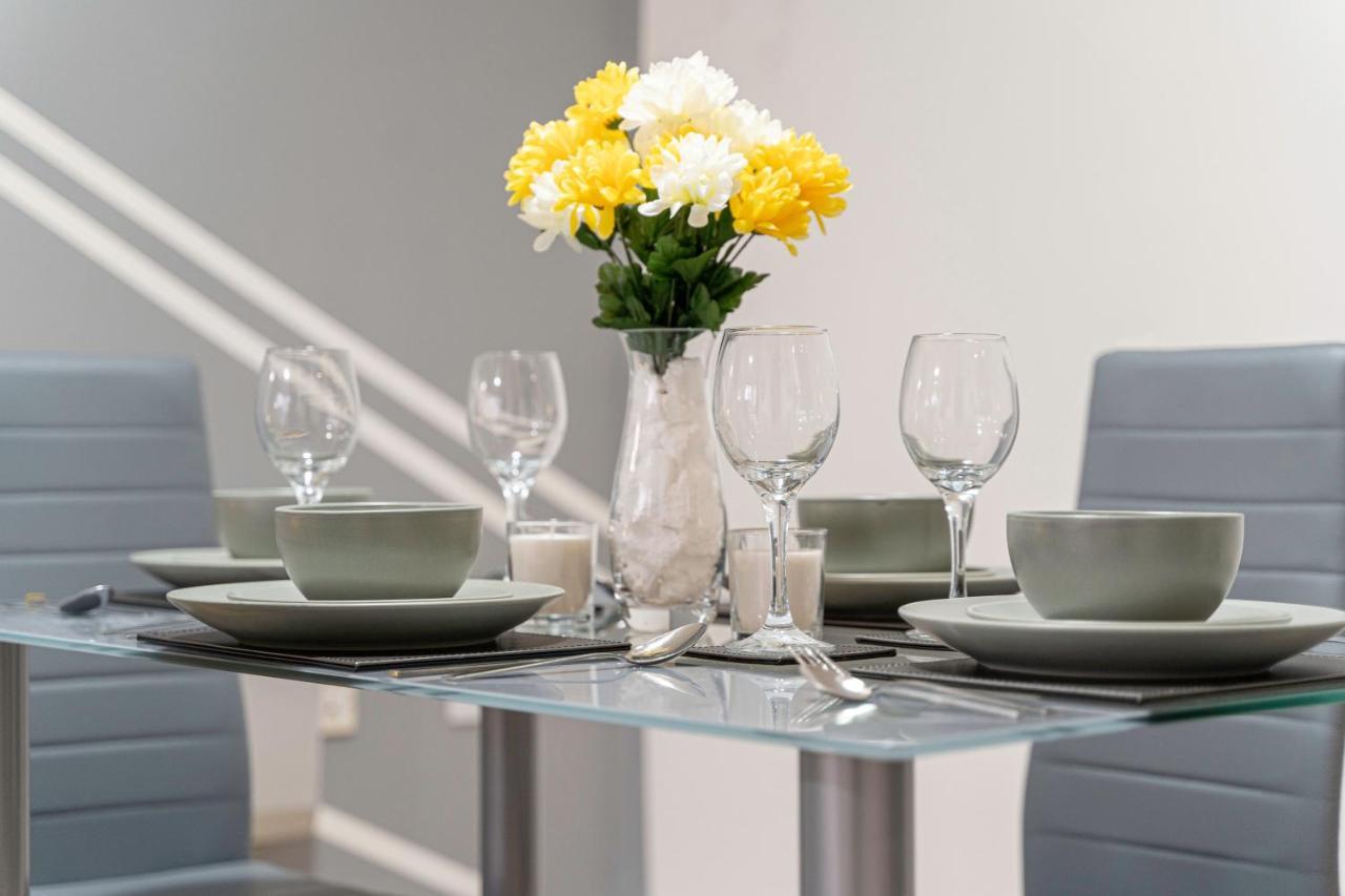 Riley House Spacious City Apartment 考文垂 外观 照片
